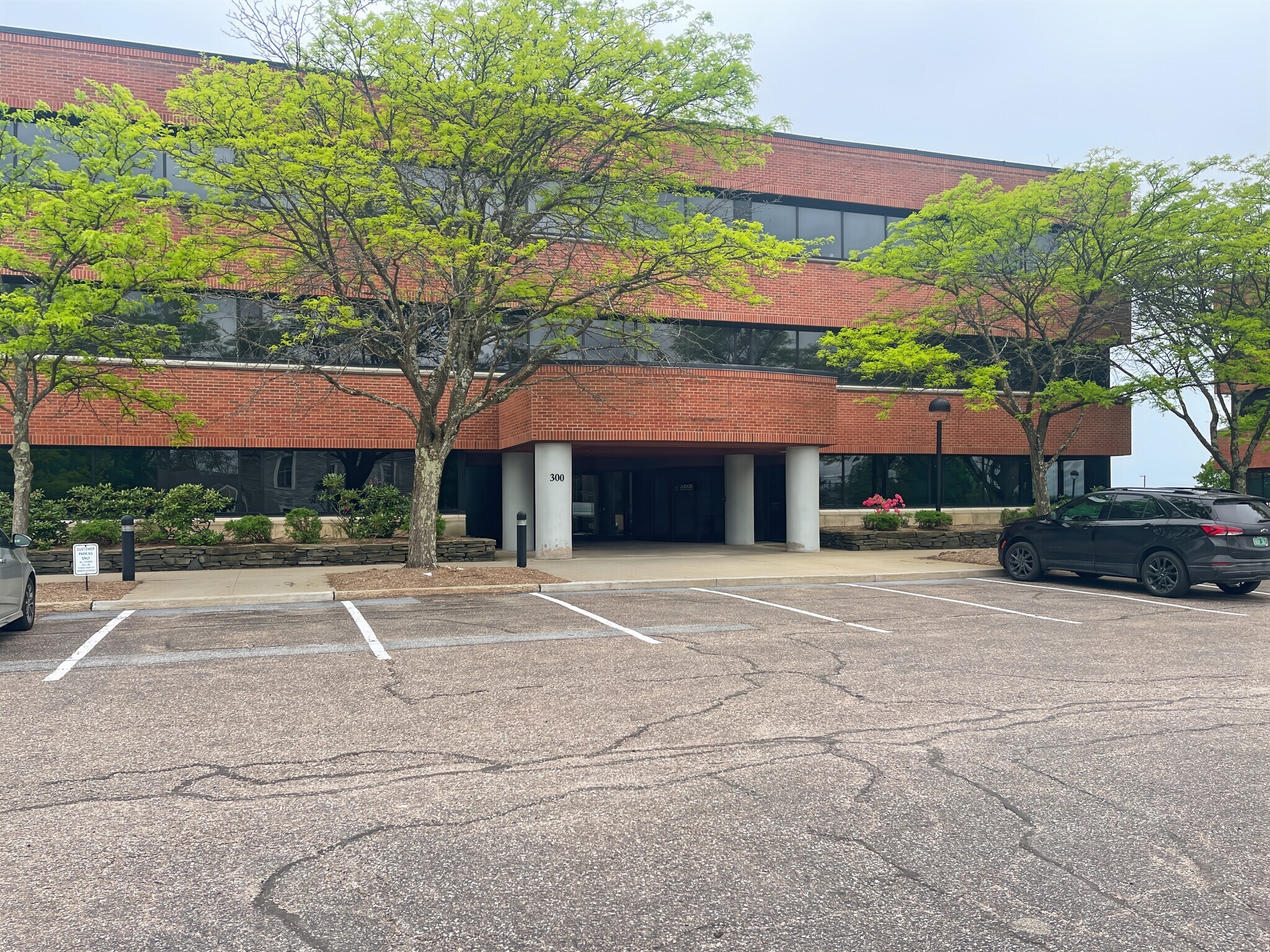 300 Interstate Corporate Cent, Williston, VT for Rent