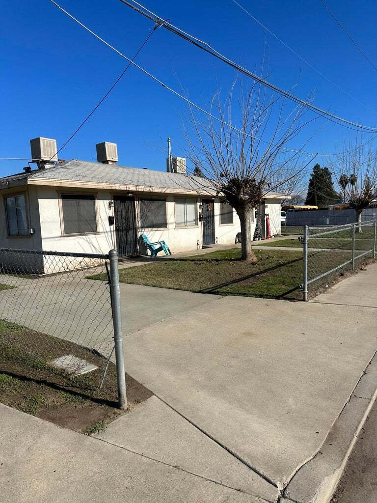 374-398 E Costner St, Farmersville, CA for Sale