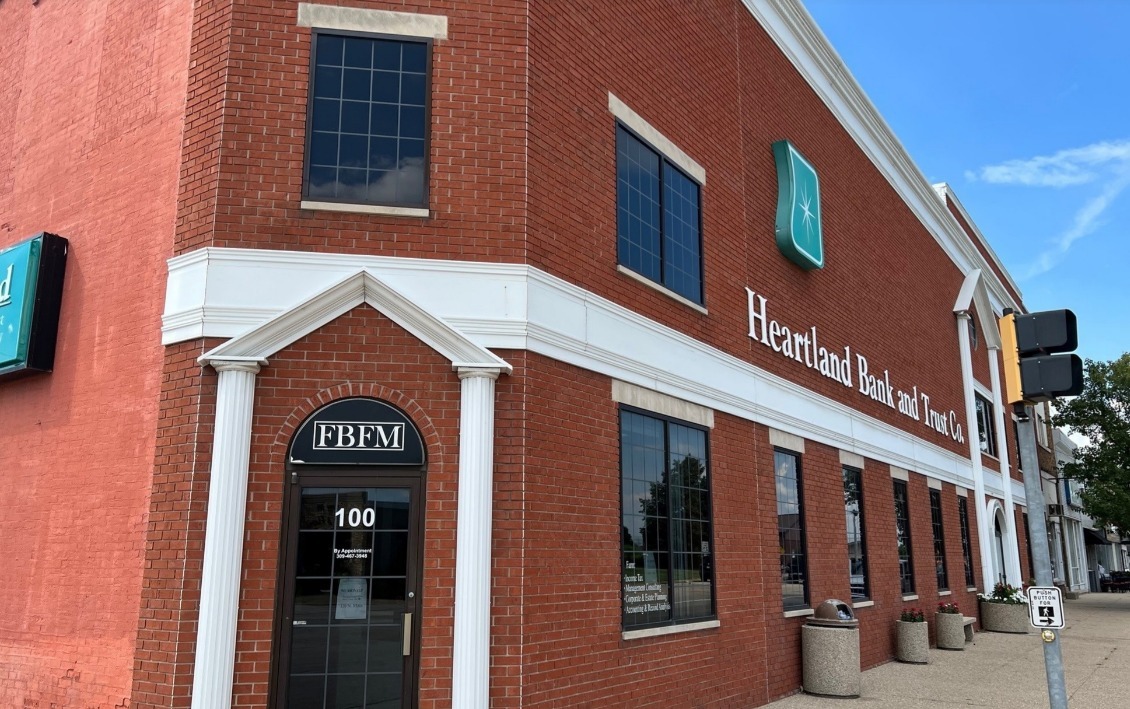 100 N Main St, Eureka, IL for Rent