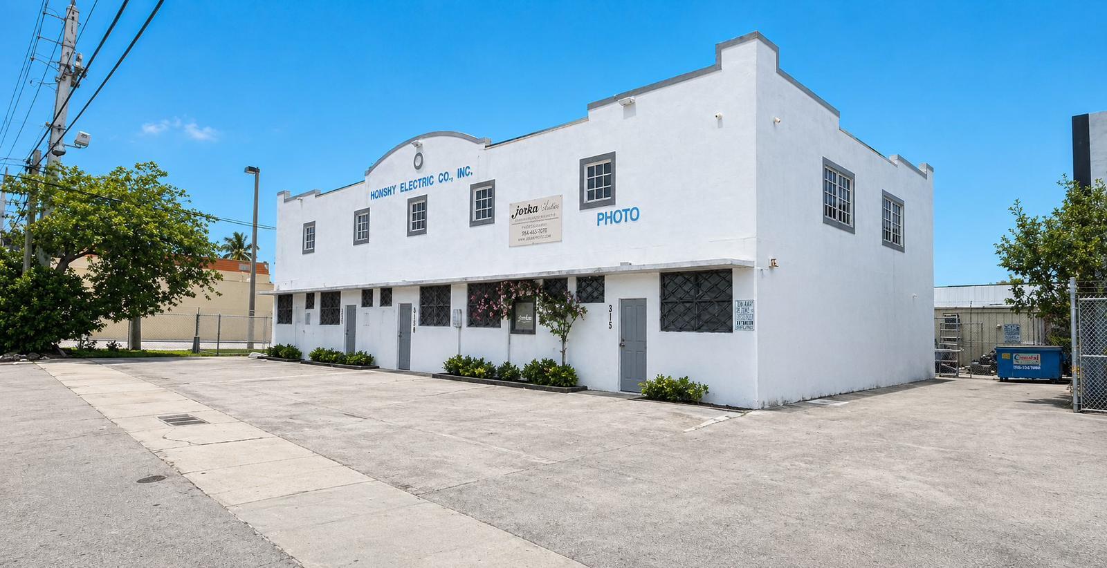 7345 SW 41st St, Miami, FL for Sale