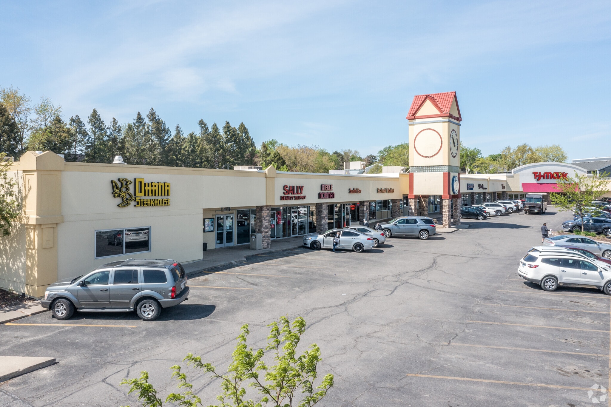 2900 University Ave, West Des Moines, IA for Rent
