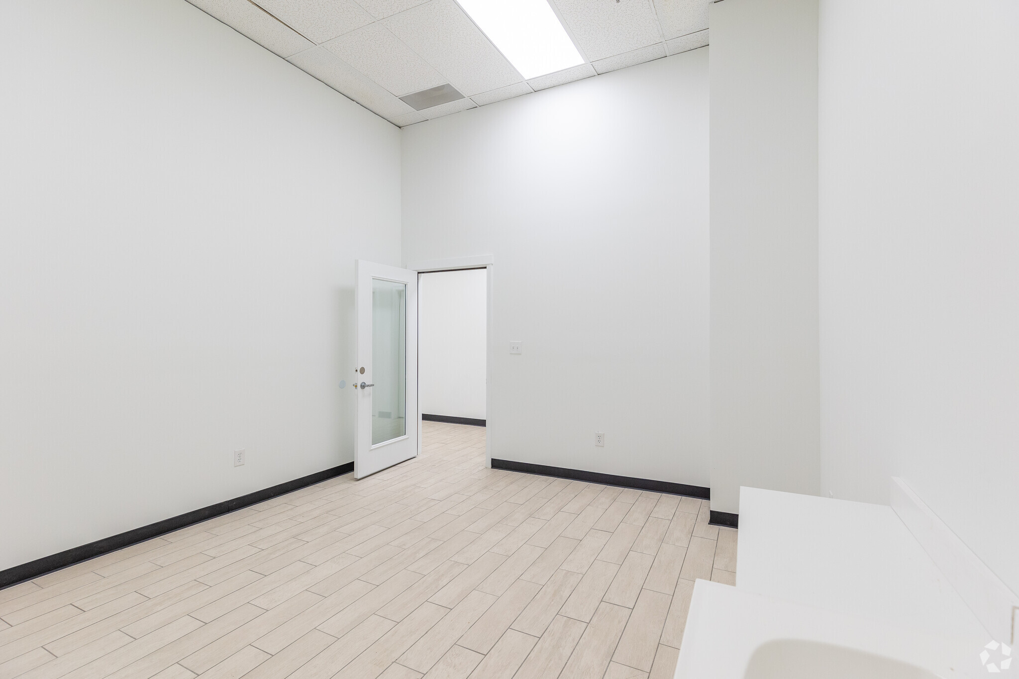 4244-4944 Poplar Level Rd, Louisville, KY for Rent