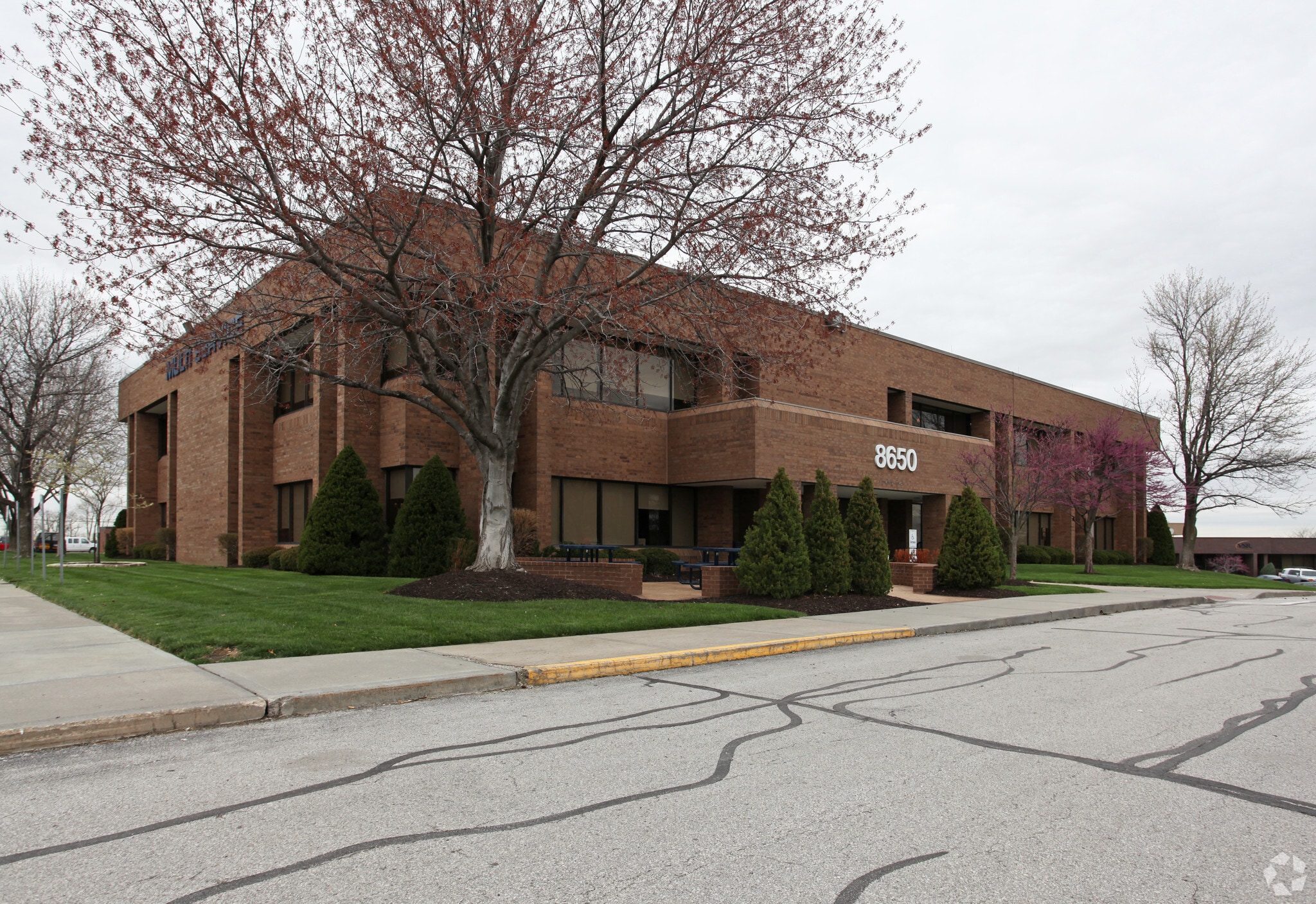 8650 College Blvd, Overland Park, KS for Rent