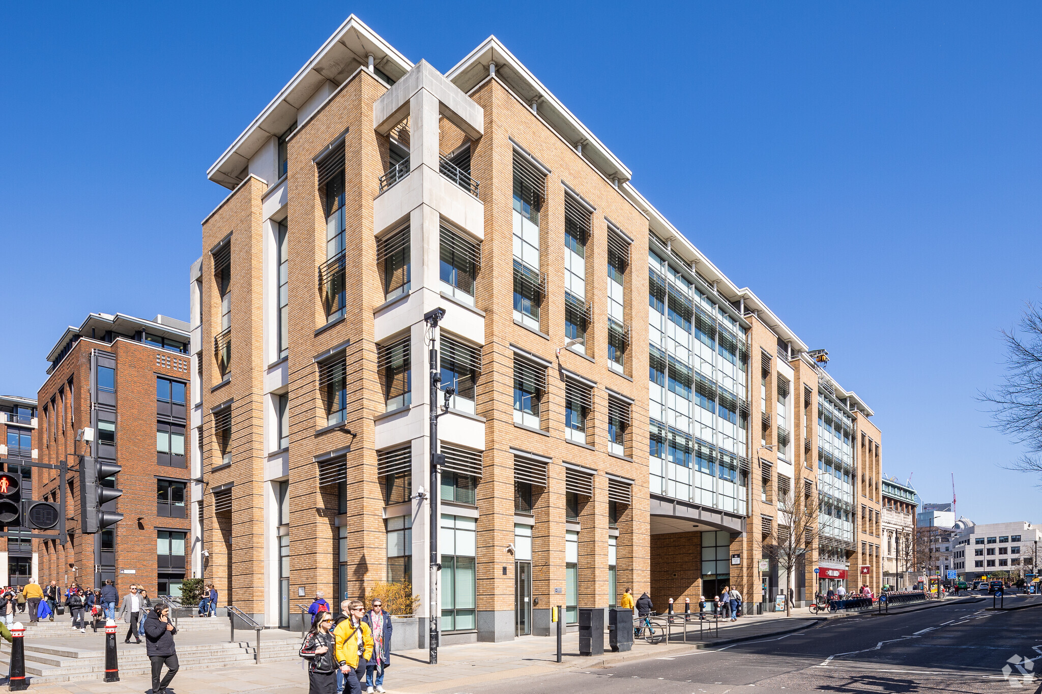 128 Queen Victoria St, London, LND for Rent