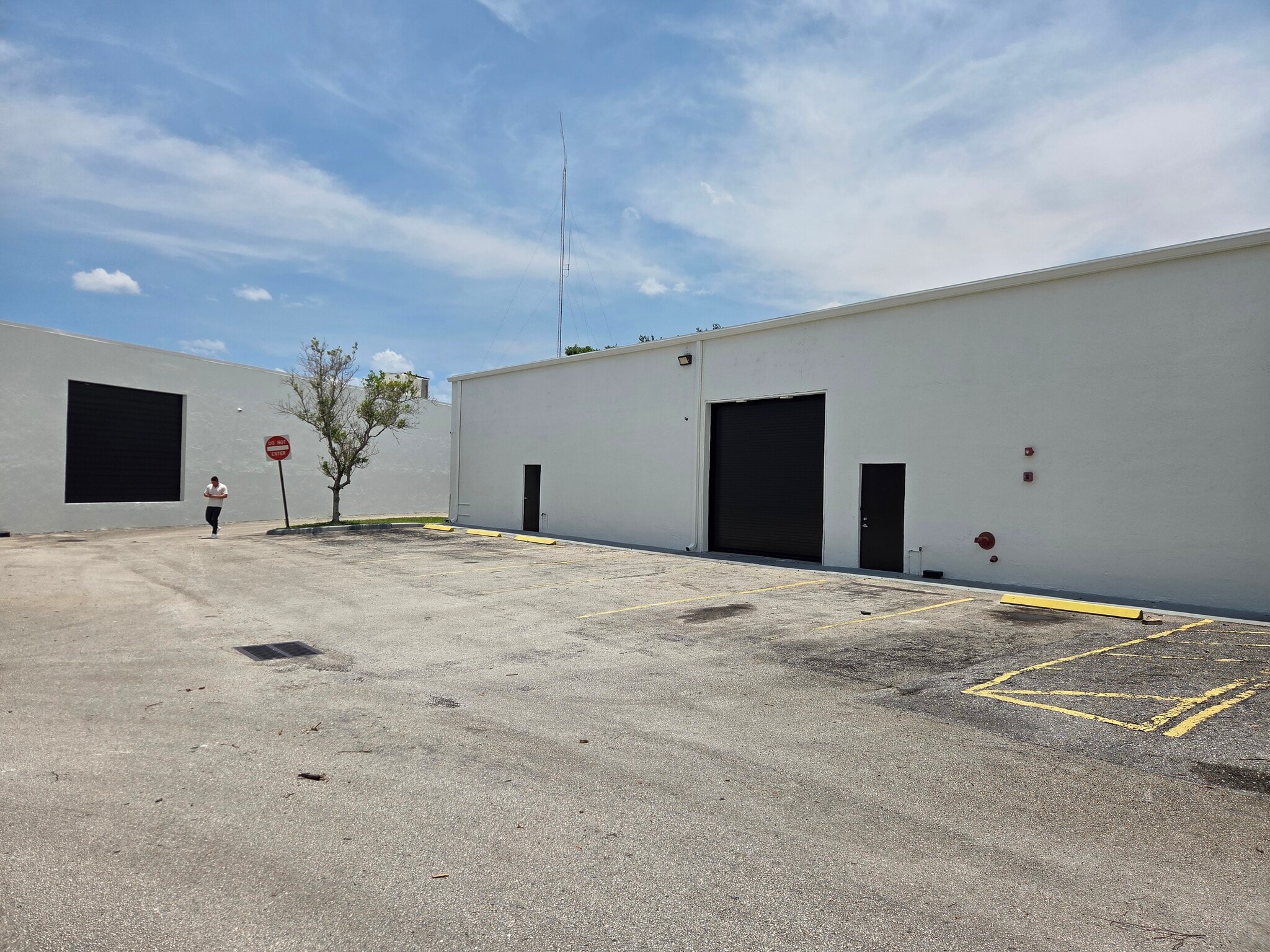 5750 Columbia Cir, Mangonia Park, FL for Rent