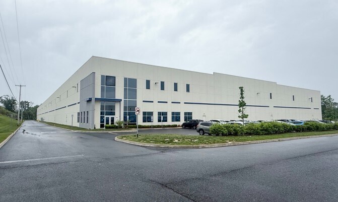 13 Applegate Dr, Robbinsville, NJ for Rent