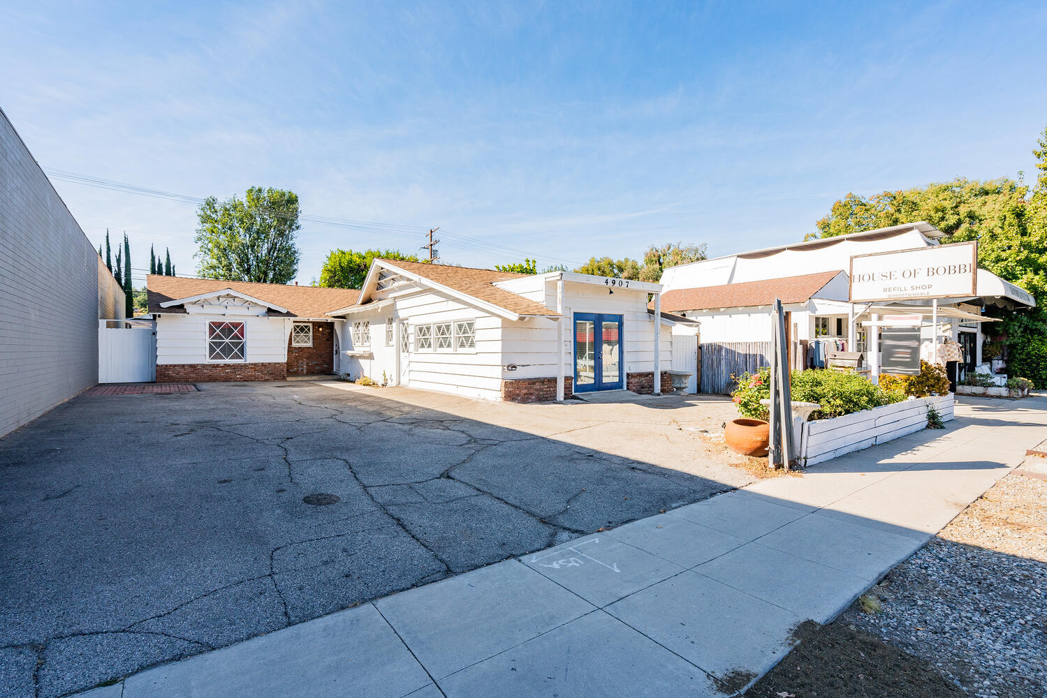 4907 Topanga Canyon Blvd Woodland Hills, CA 91364 Office Property for