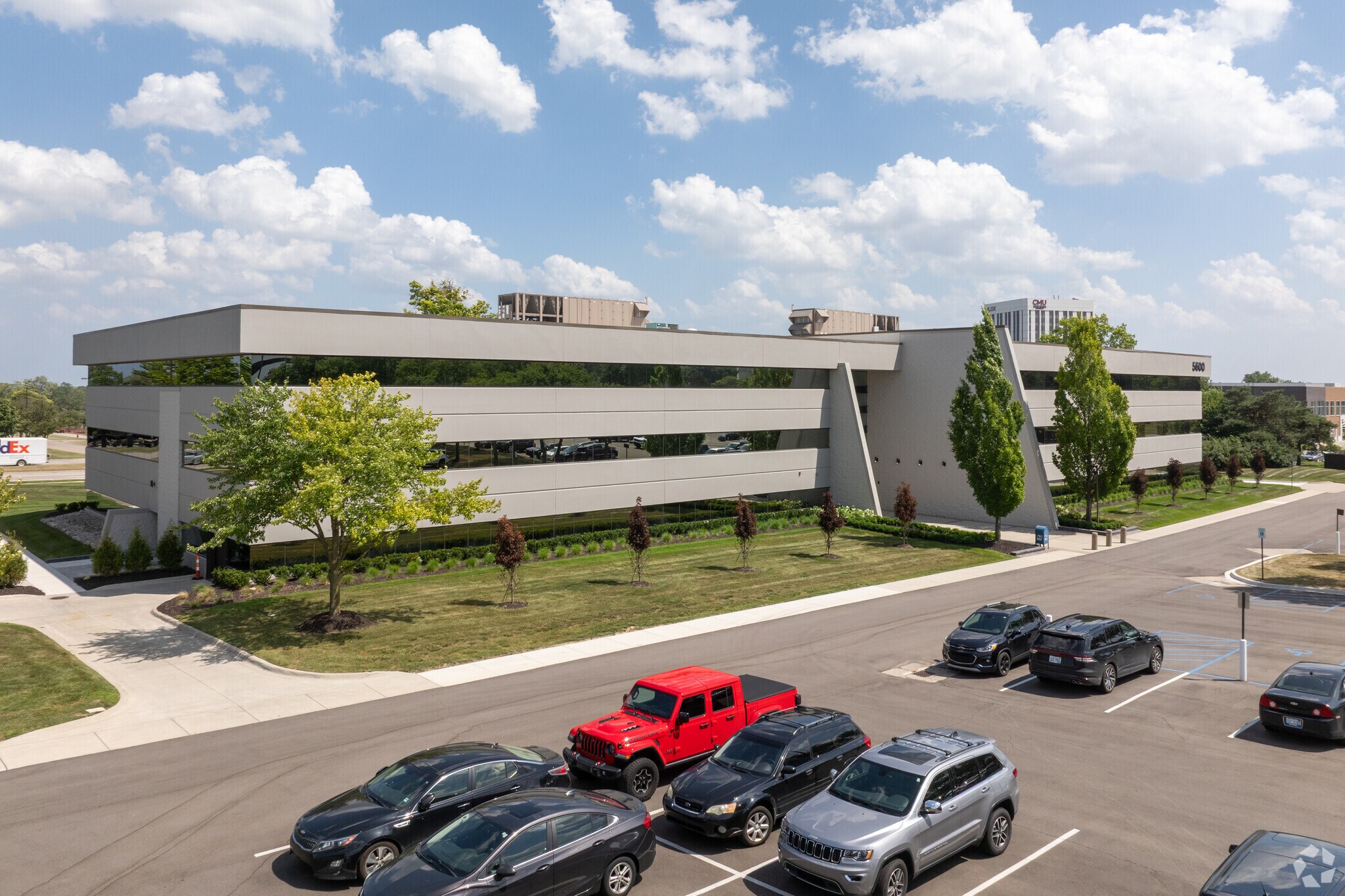 5600 New King Dr, Troy, MI for Rent