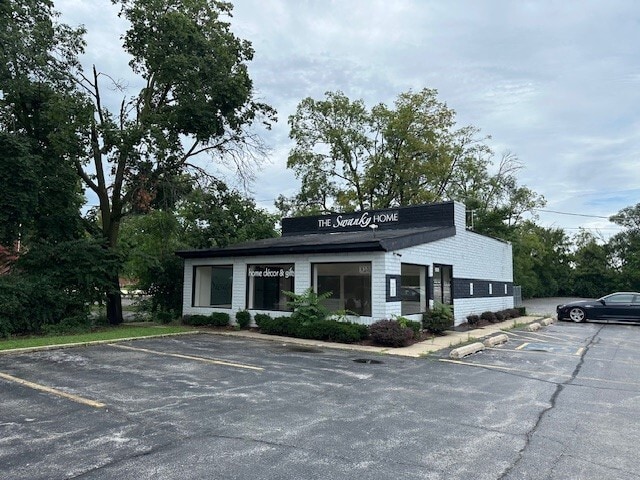 555 S Main St NW, Bourbonnais, IL for Rent