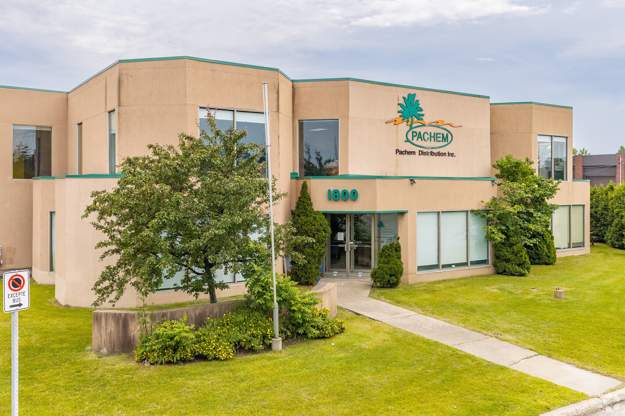 1800 Rue Michelin, Laval, QC for Rent