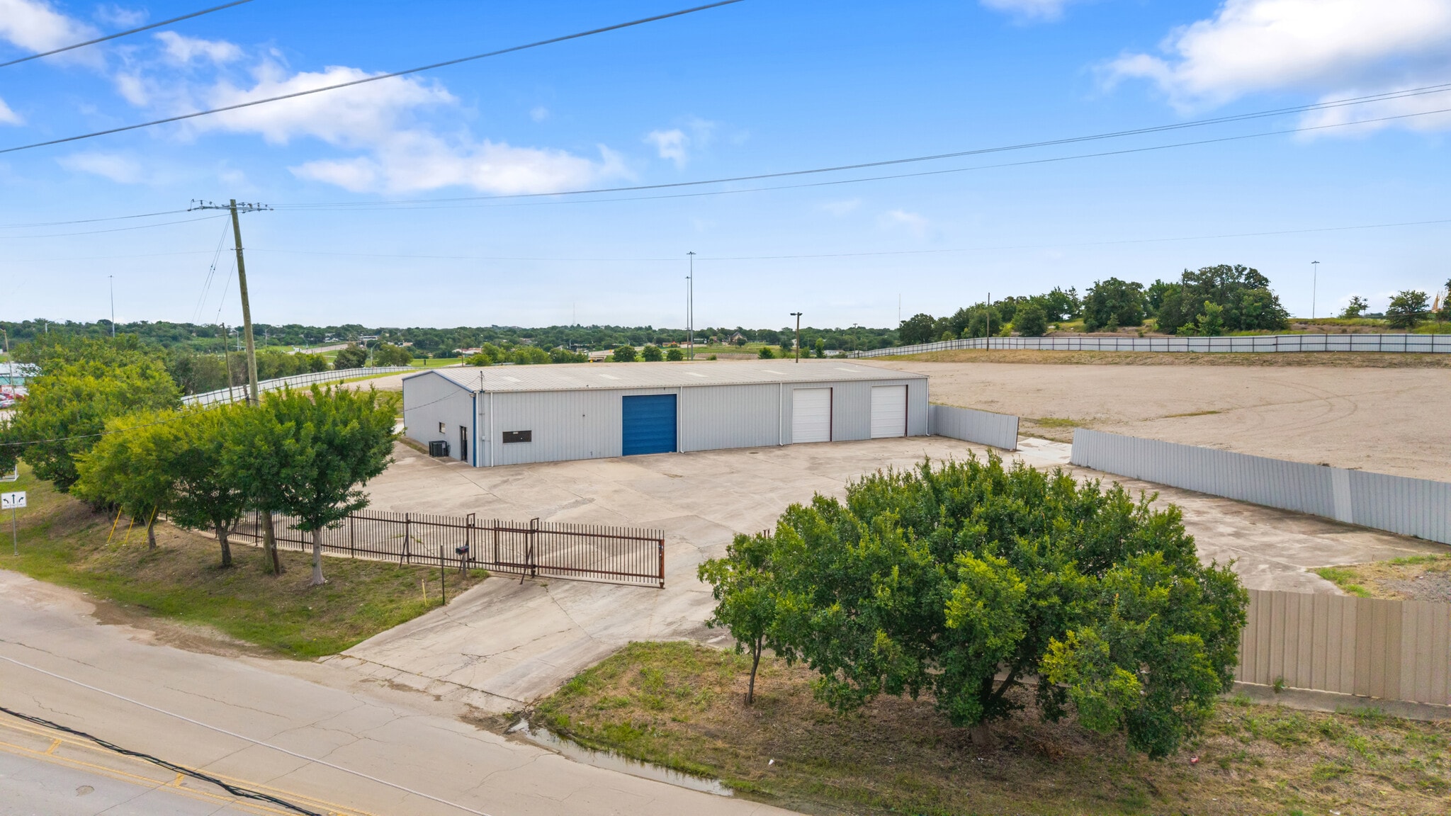 5956 W Jefferson Blvd, Dallas, TX for Sale