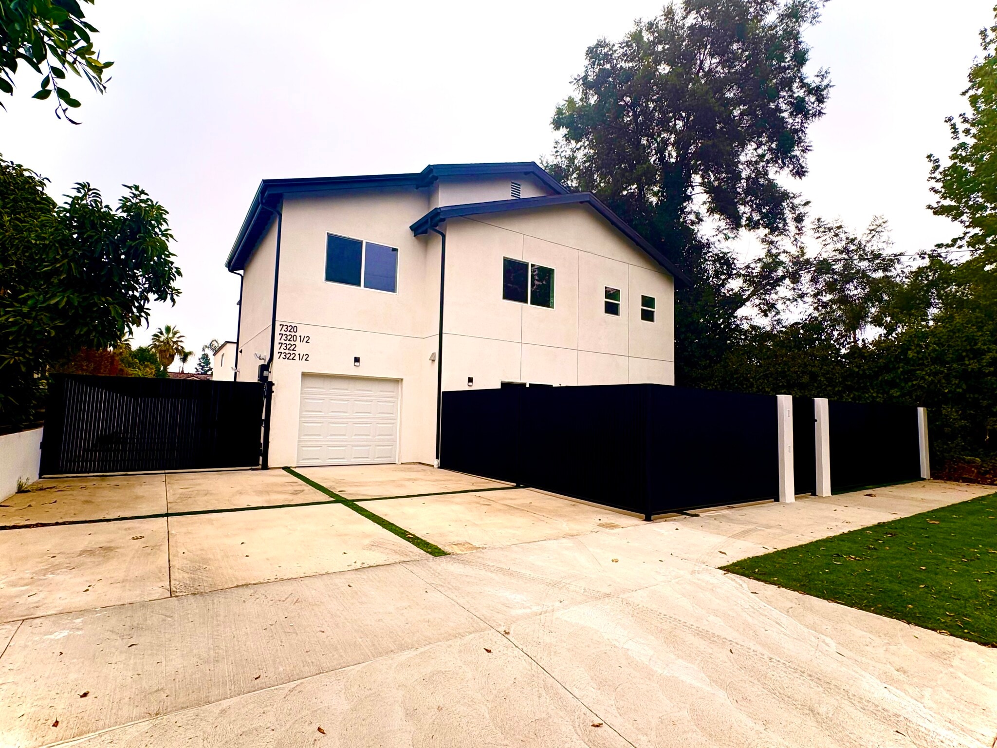 7322 Newcastle Ave, Reseda, CA for Sale