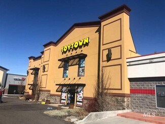 1236 Blue Lakes Blvd N