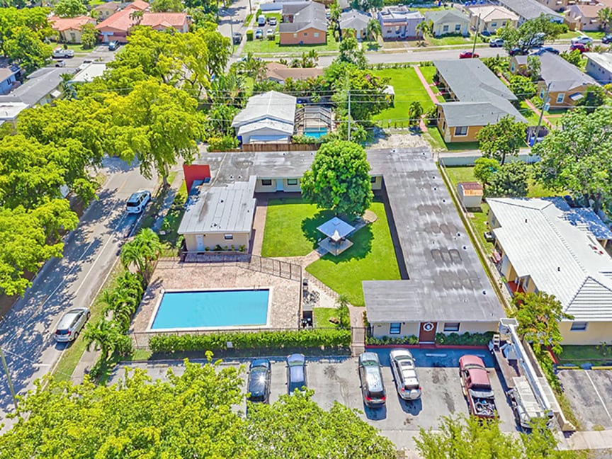 2010 Dewey St, Hollywood, FL for Sale