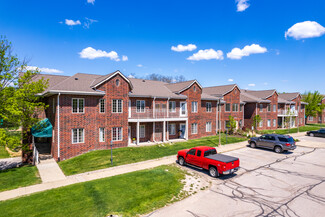 Waukesha, WI Apartments - N16W22330 Watertown Rd