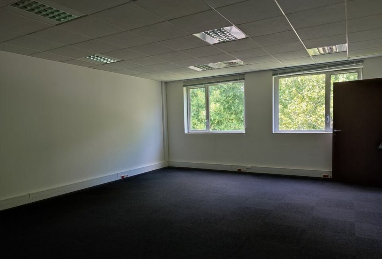 , Savigny-le-Temple, SEM for Rent