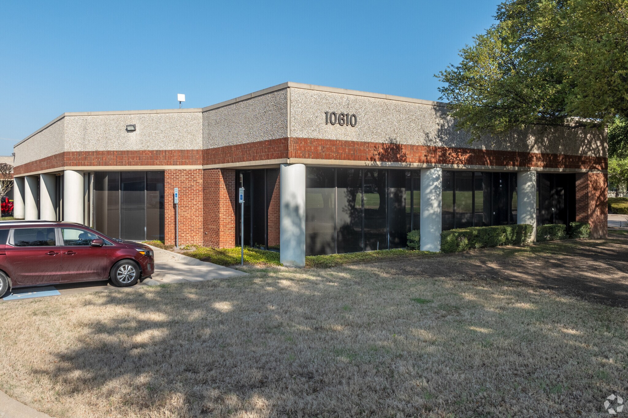 10610 Metric Dr, Dallas, TX for Rent
