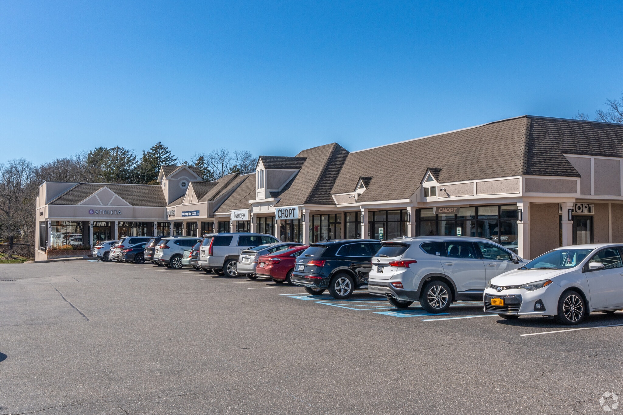 8285 Jericho Tpke, Woodbury, NY for Rent