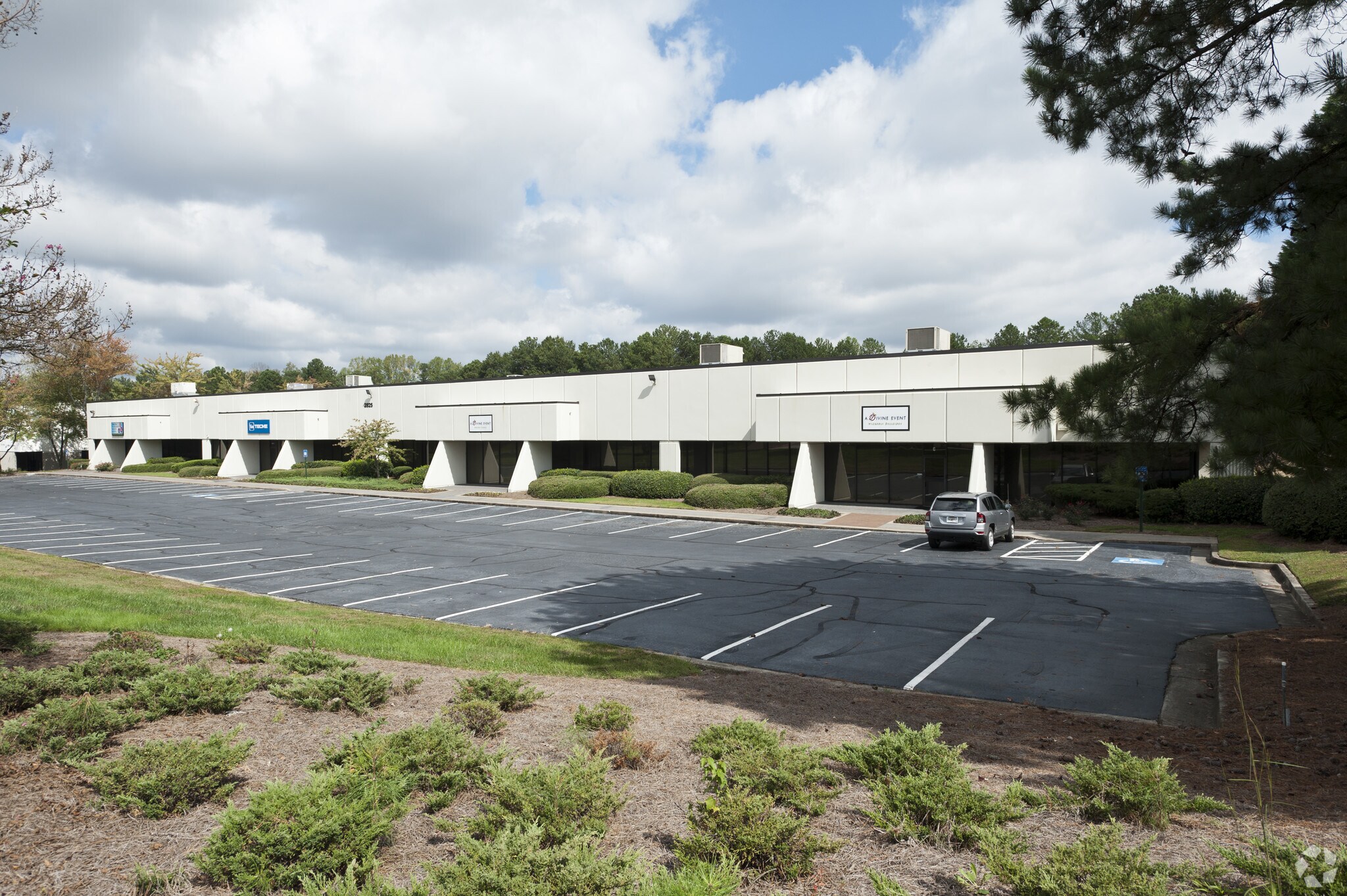 2825 Pacific Dr, Norcross, GA for Rent