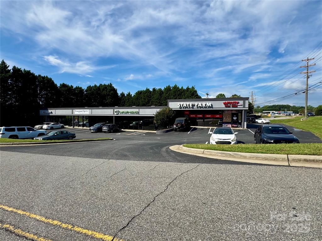 110 Charleston Dr, Mooresville, NC for Sale