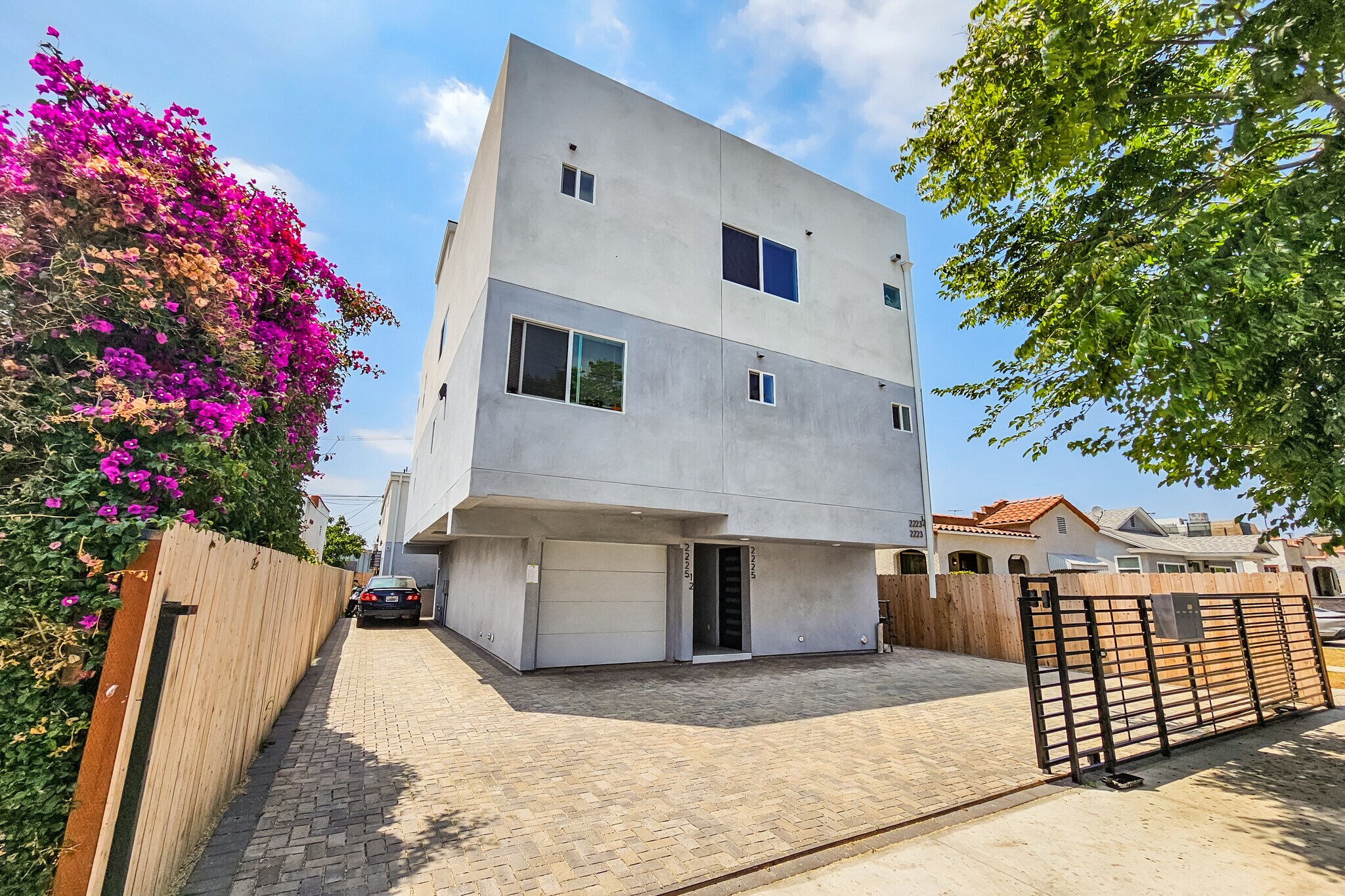 2223 S Highland Ave, Los Angeles, CA for Sale