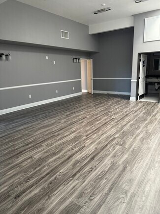 Santa Ana, CA Office/Medical - 1717 Old Tustin Ave