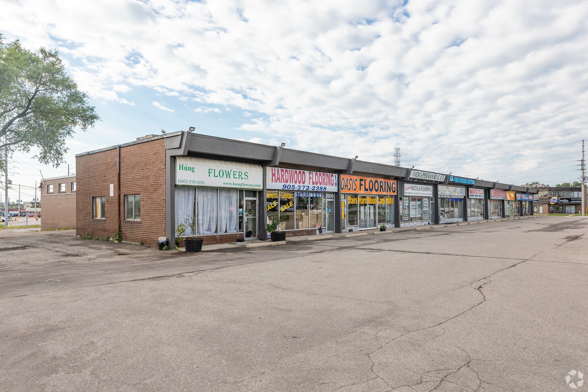 1846-1872 Dundas St E, Mississauga, ON for Rent