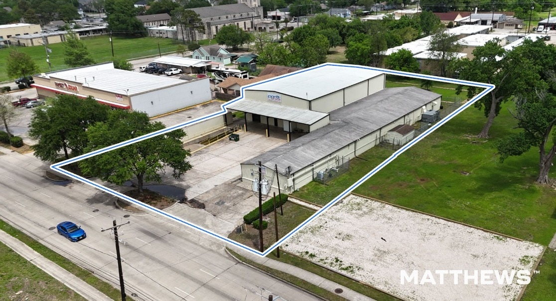 905 Shaver St, Pasadena, TX for Rent