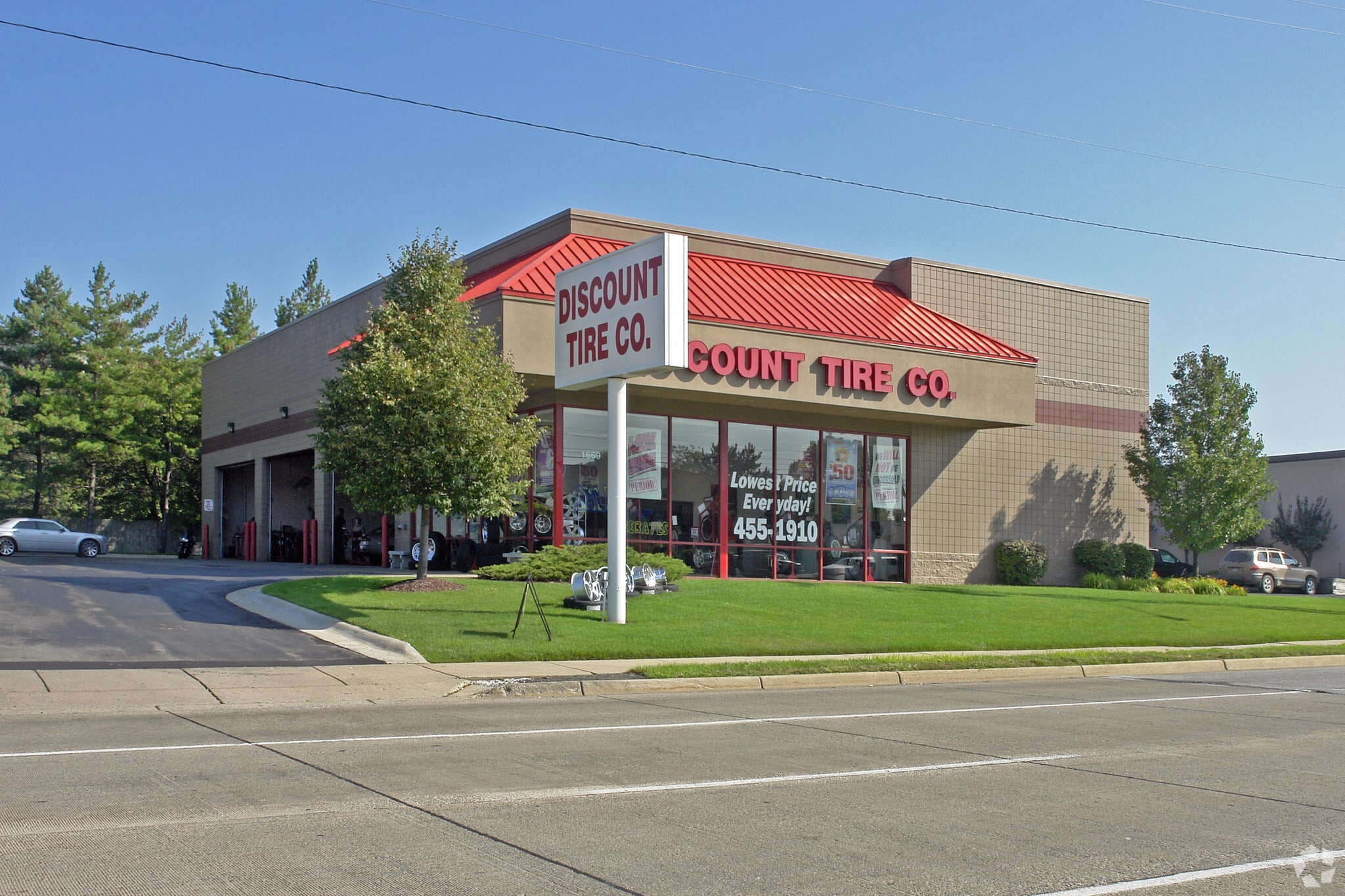 1669 44th St SE, Grand Rapids, MI for Sale