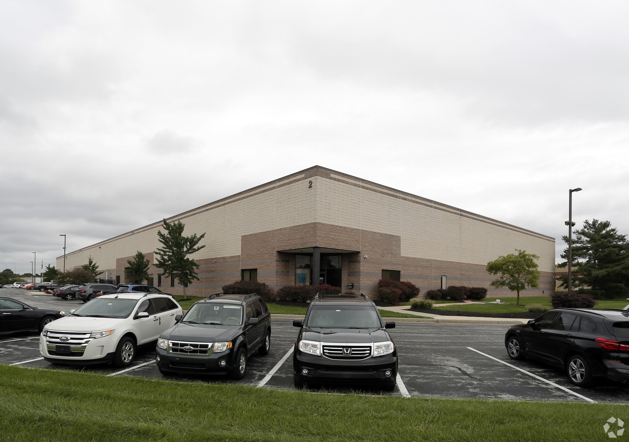 2 Boulden Cir, New Castle, DE for Rent