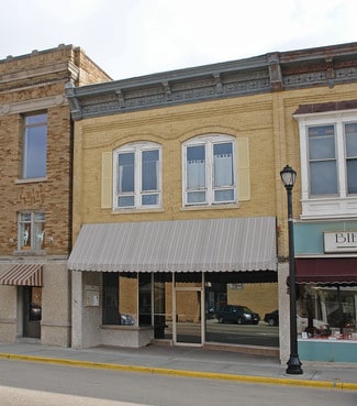 Elkhorn, WI Storefront Retail/Residential - 9 S Wisconsin St