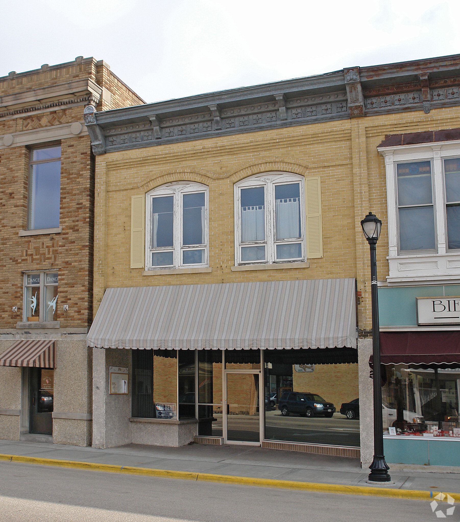 9 S Wisconsin St, Elkhorn, WI for Sale