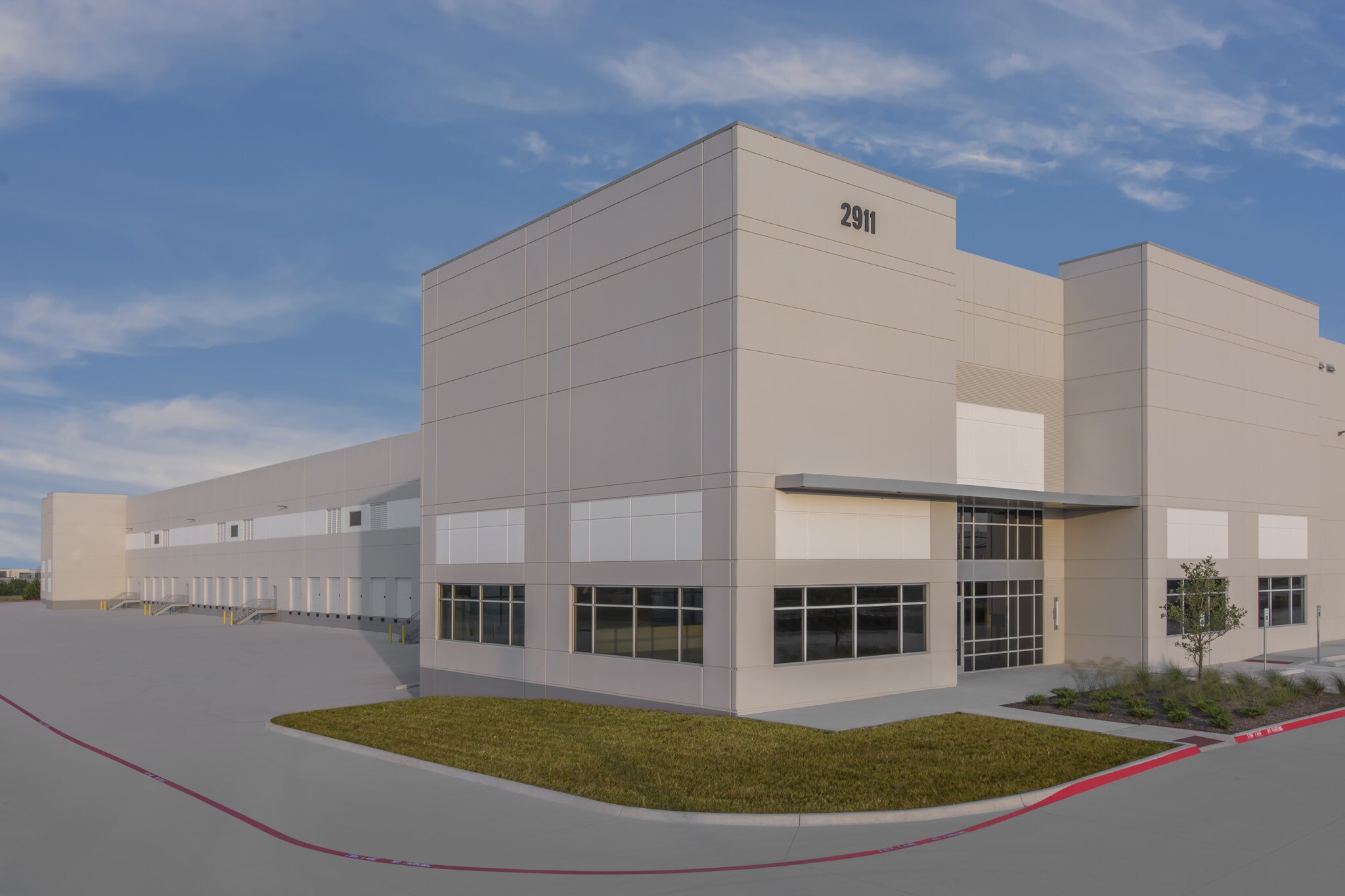 2911 S Great Southwest Pky Grand Prairie, TX 75052 Industrial