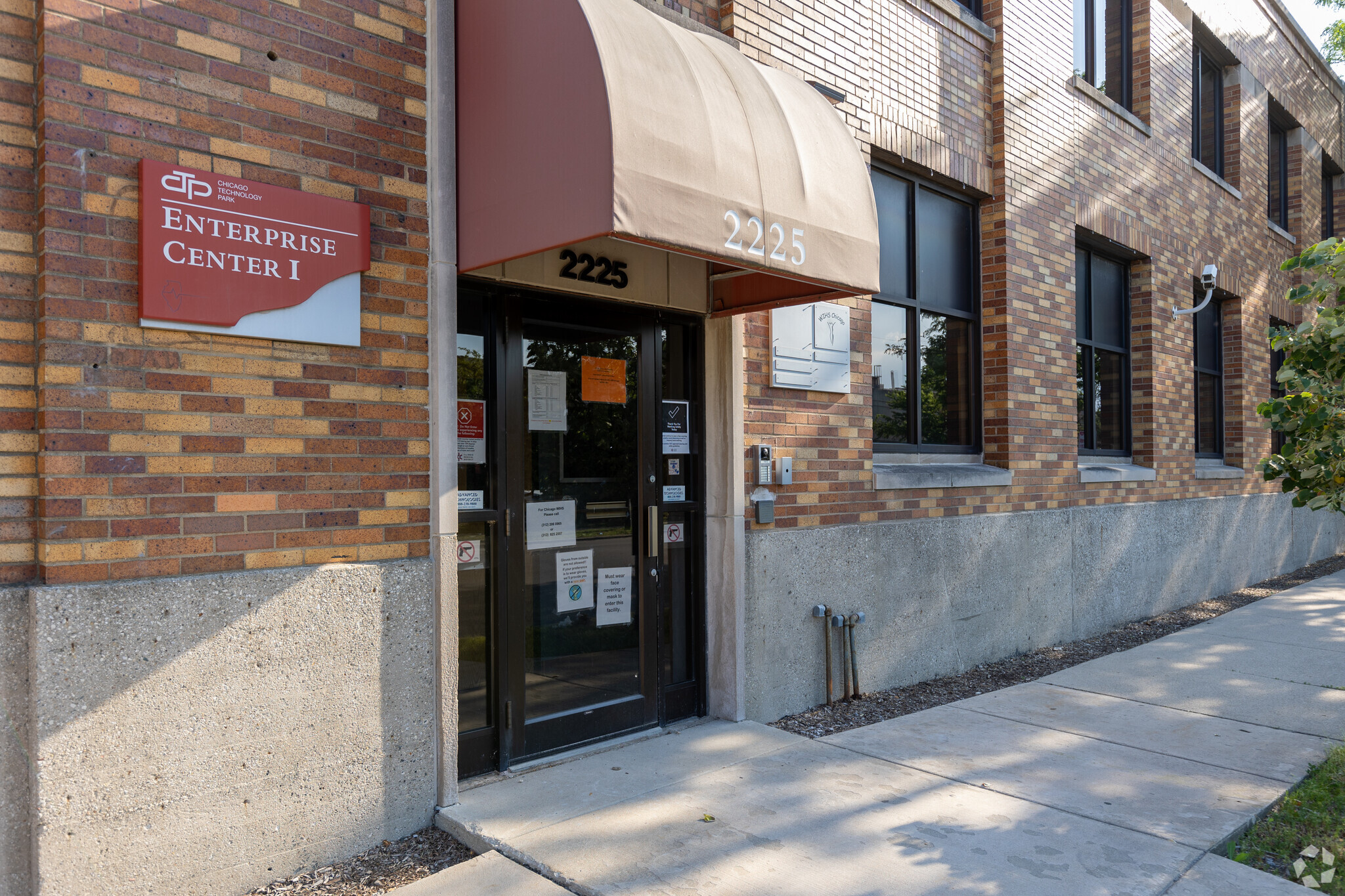 2225 W Harrison St, Chicago, IL for Rent