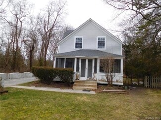 Speonk, NY Multi-Family - 77 Phillips Ave