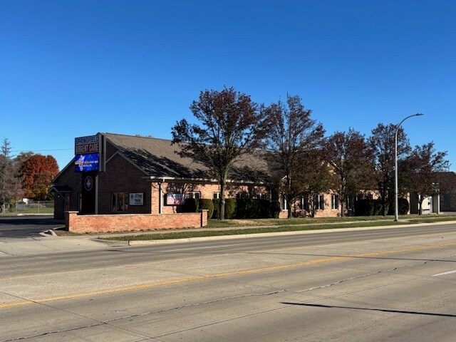 21929-21931 E 9 Mile Rd, Saint Clair Shores, MI for Rent