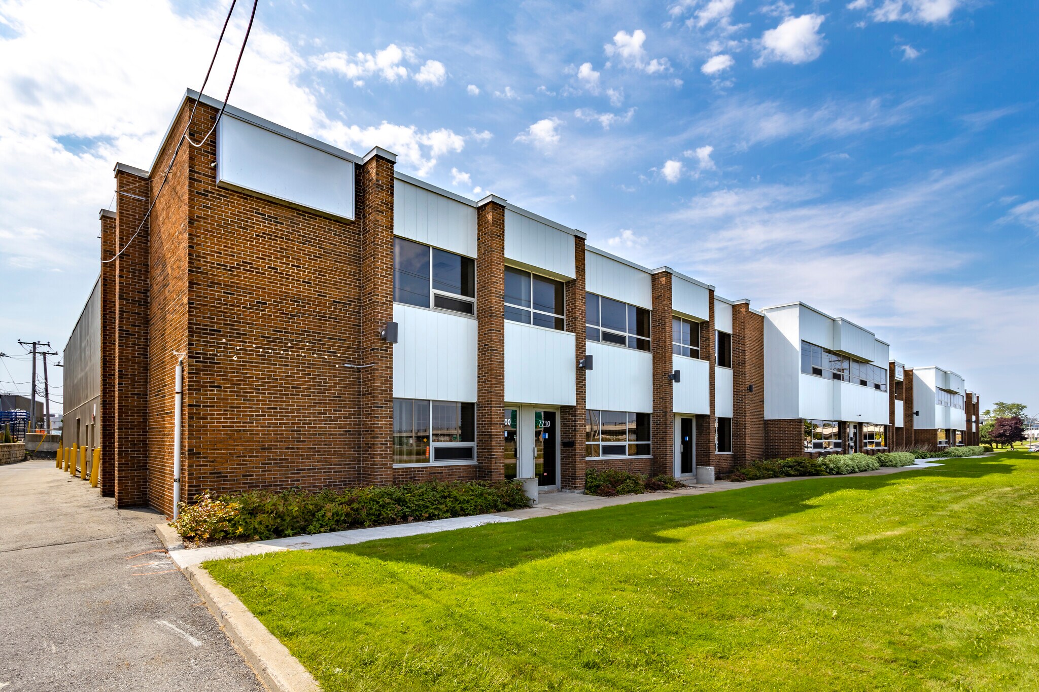 7700-7810 Rte Transcanadienne, Montréal, QC for Rent