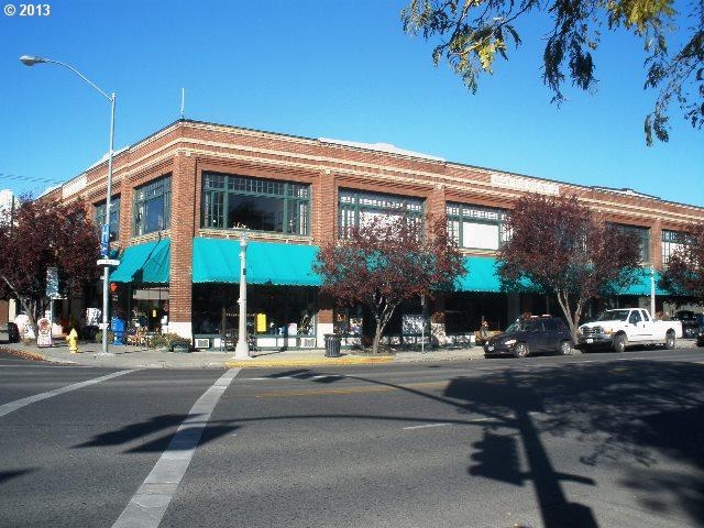 2101 Main St, Baker City, OR for Sale