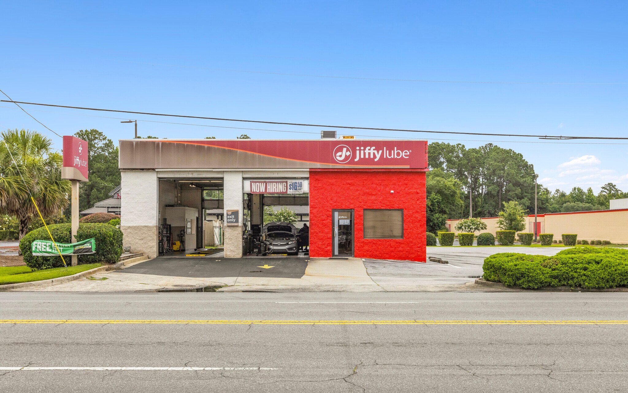 210 Eisenhower Dr Savannah, GA 31406 Retail Property for Sale on