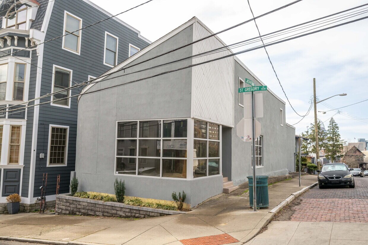 1033 Saint Gregory St, Cincinnati, OH for Sale