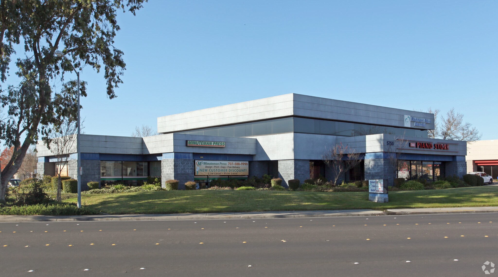 5755 Redwood Dr, Rohnert Park, CA for Rent