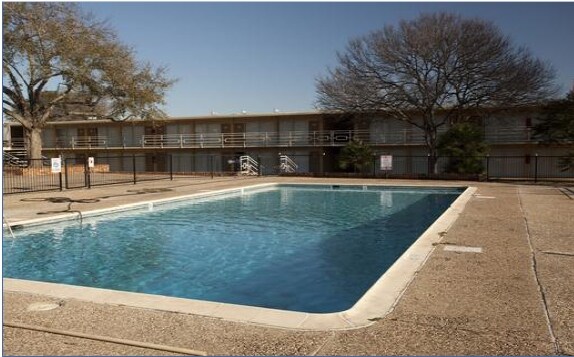 2300 S Texas Ave, Bryan, TX for Rent