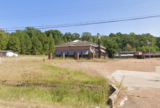 Grenada, MS Restaurant - 1660 Sunset Dr
