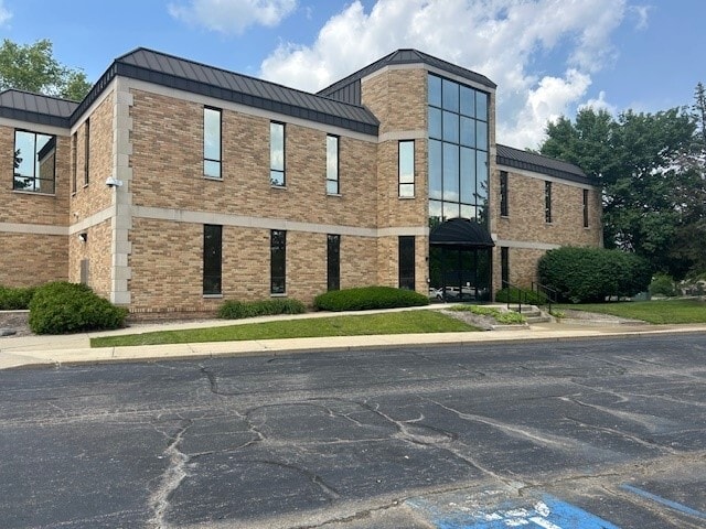 3820 Edison Lakes Pky, Mishawaka, IN for Sale