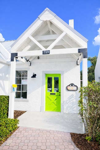 Dunedin, FL Retail - 717-719 Broadway