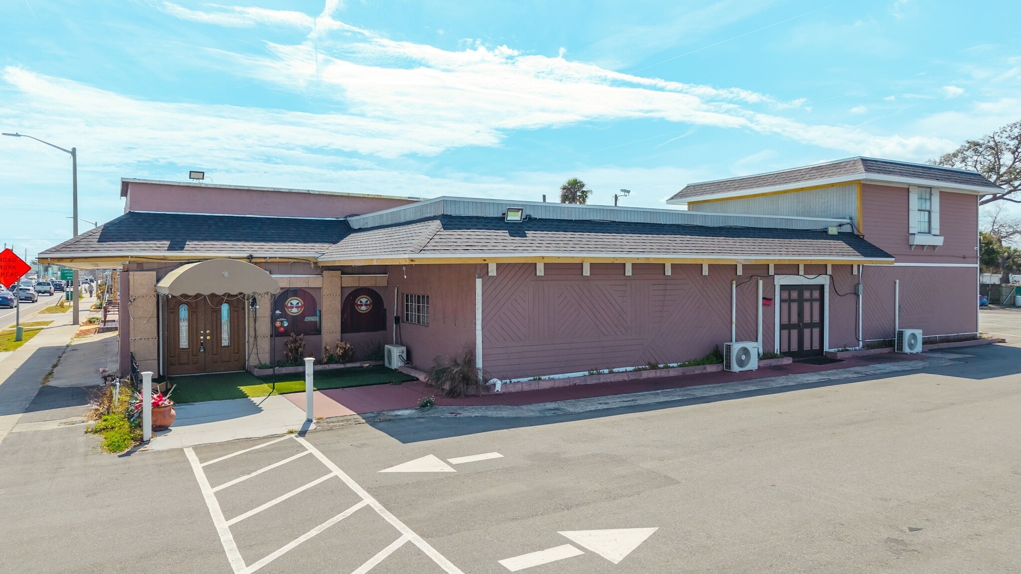 144 Ridgewood Ave, Daytona Beach, FL for Sale