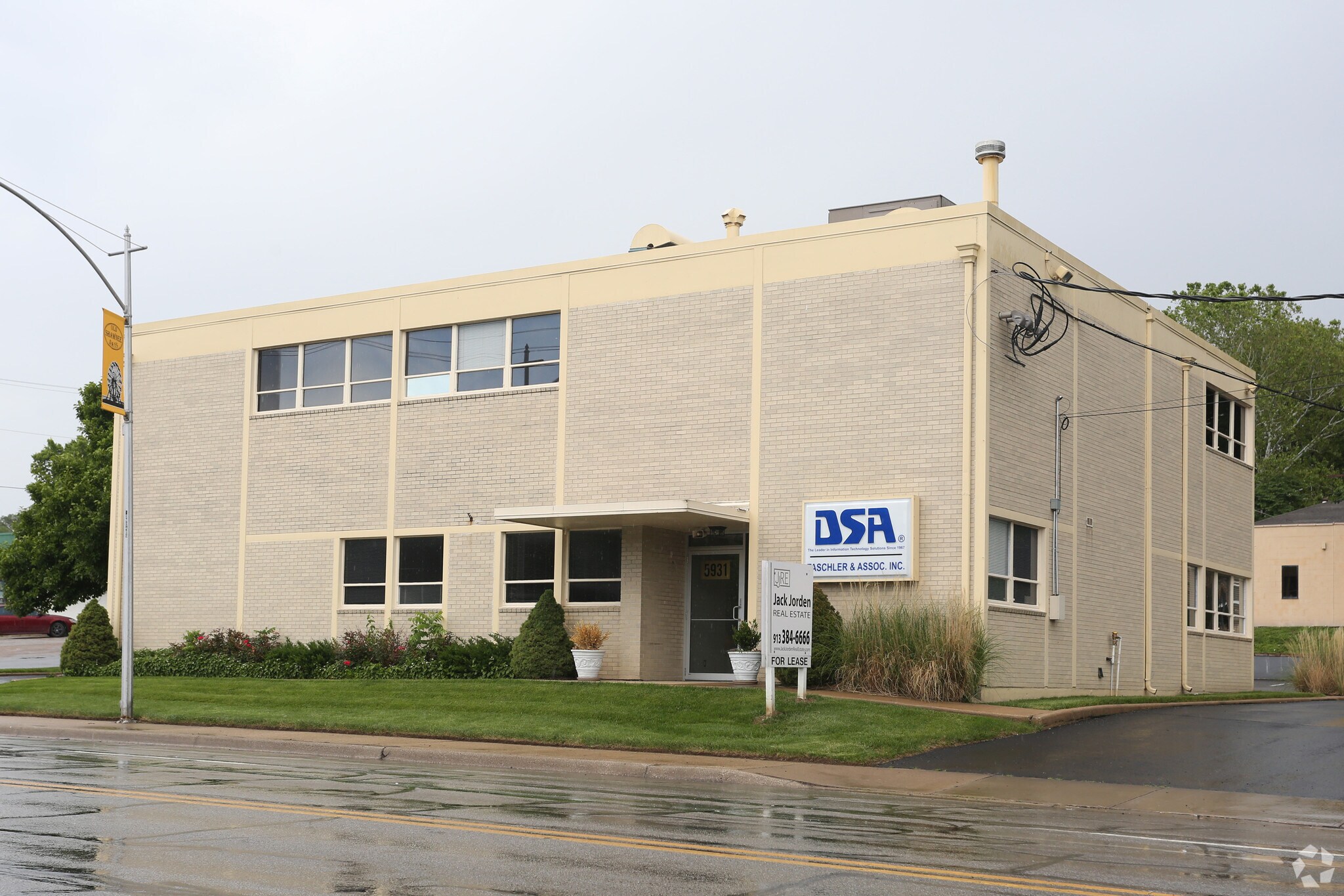 5931 Nieman Rd, Shawnee, KS for Rent