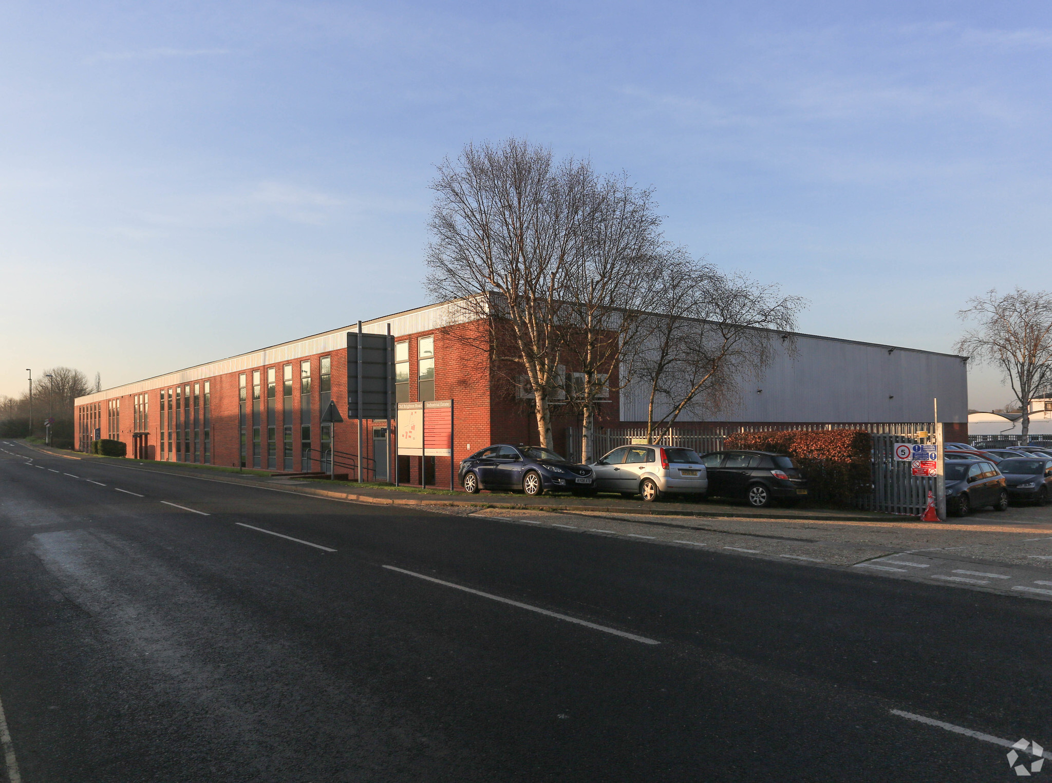 Old Brighton Rd, Lowfield Heath, WSX for Rent