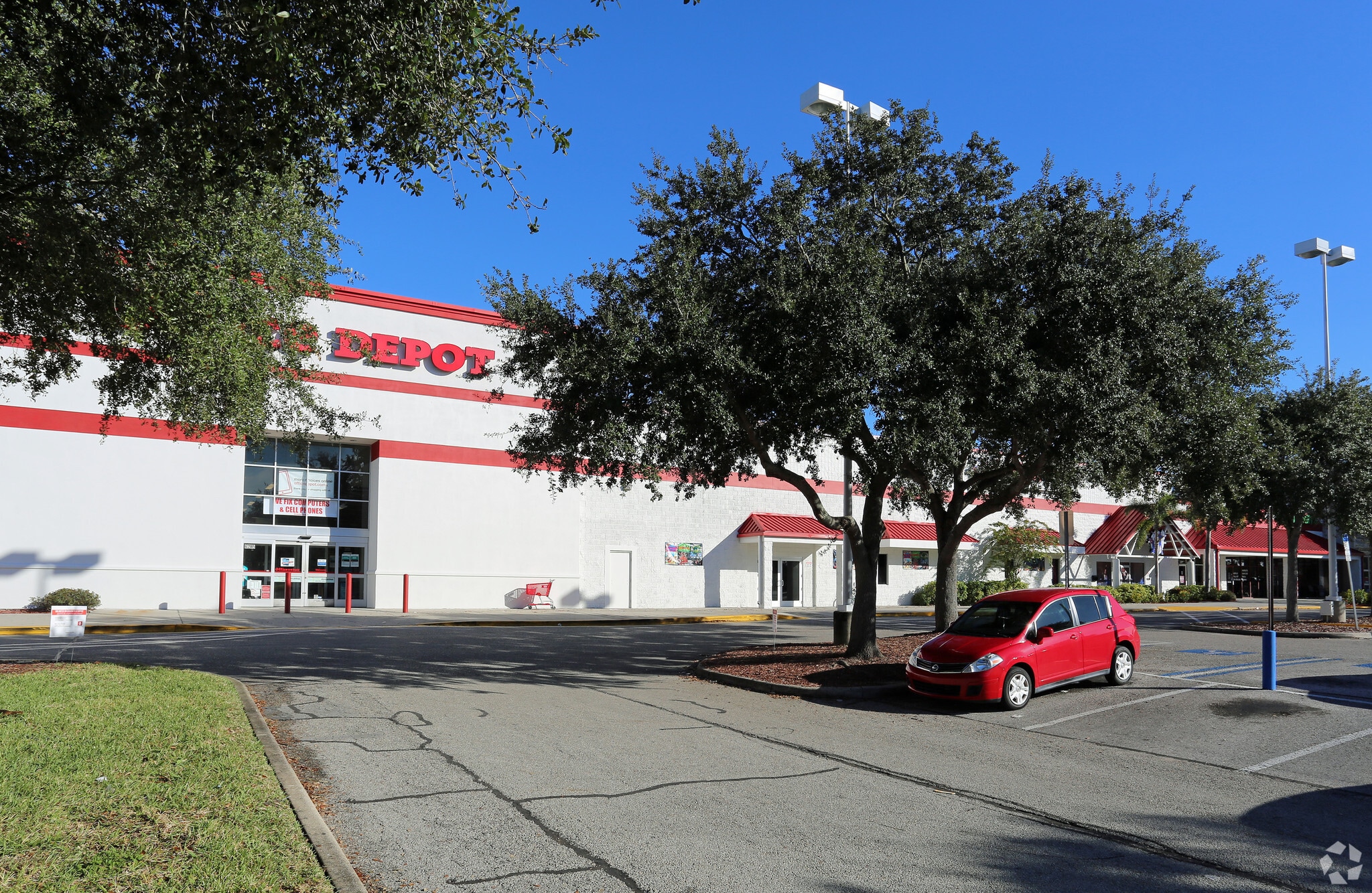 6277-6285 W Waters Ave, Tampa, FL for Sale