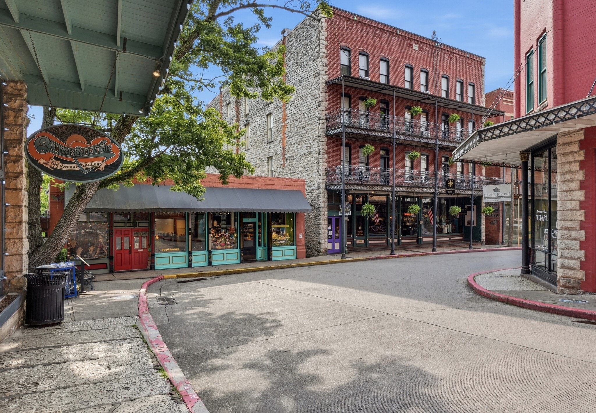 65 Spring St, Eureka Springs, AR for Sale